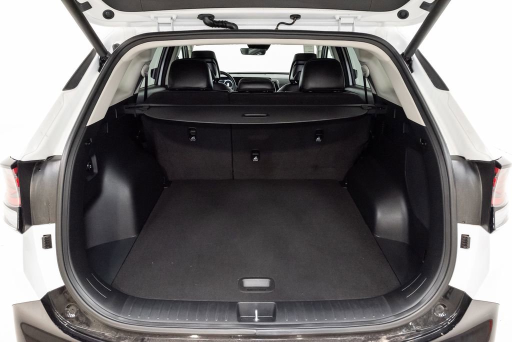 Certified 2025 Kia Sportage SX image 37