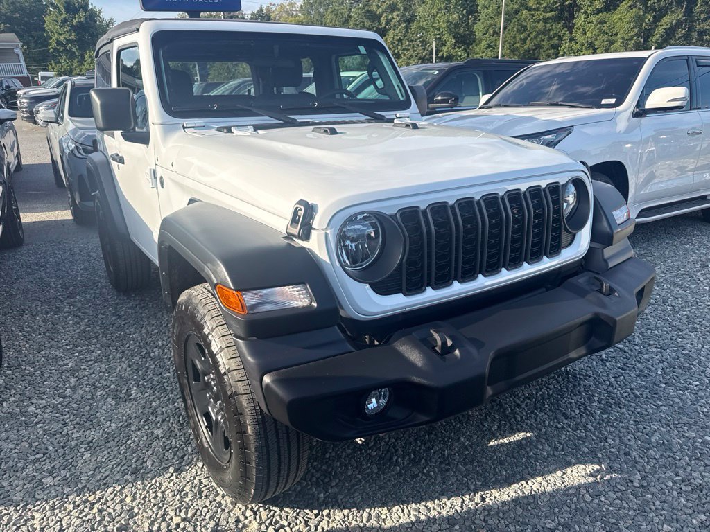 Used 2025 Jeep Wrangler Sport AWD/4WD image 2
