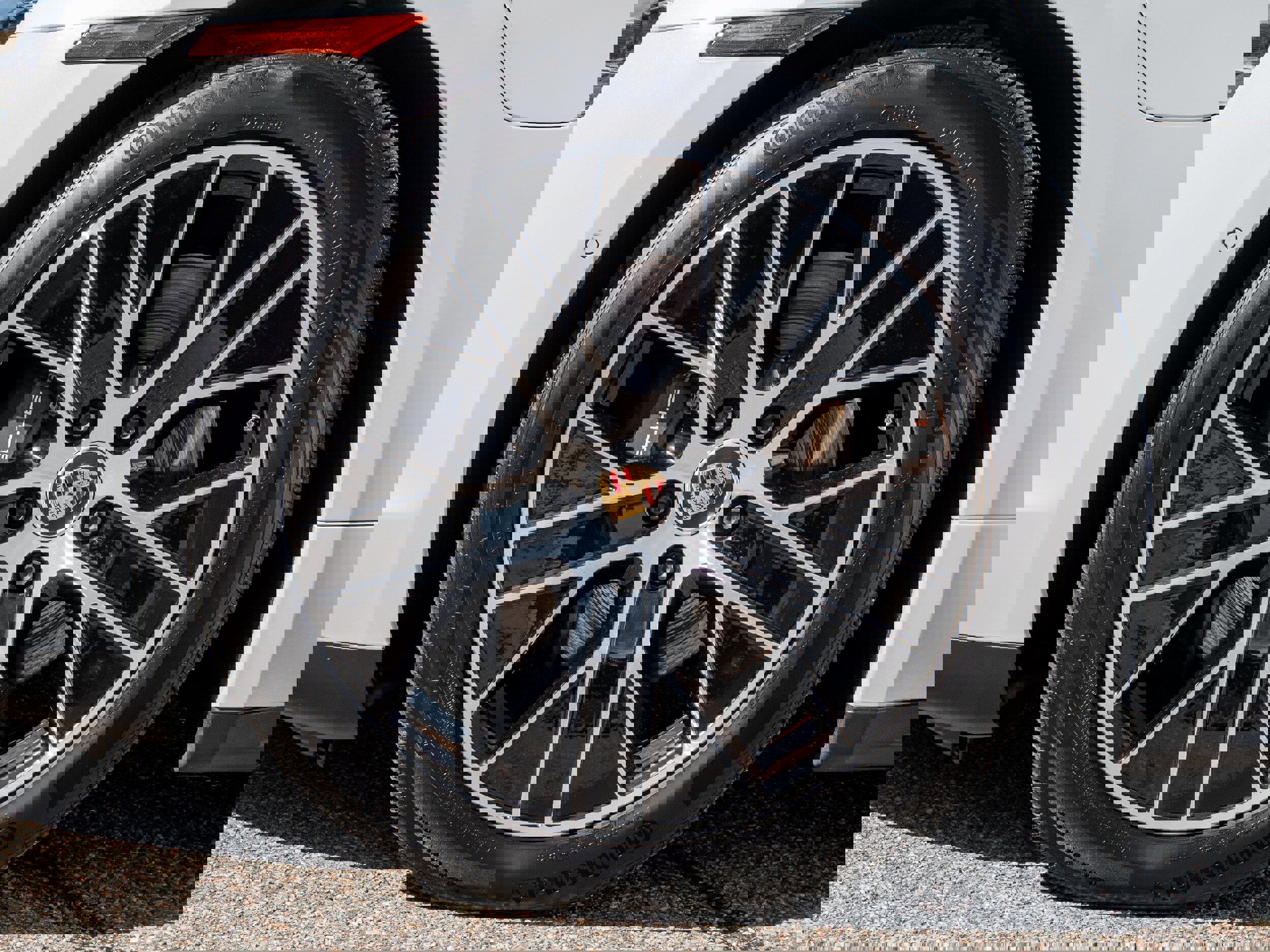 Used 2022 Porsche Taycan image 18