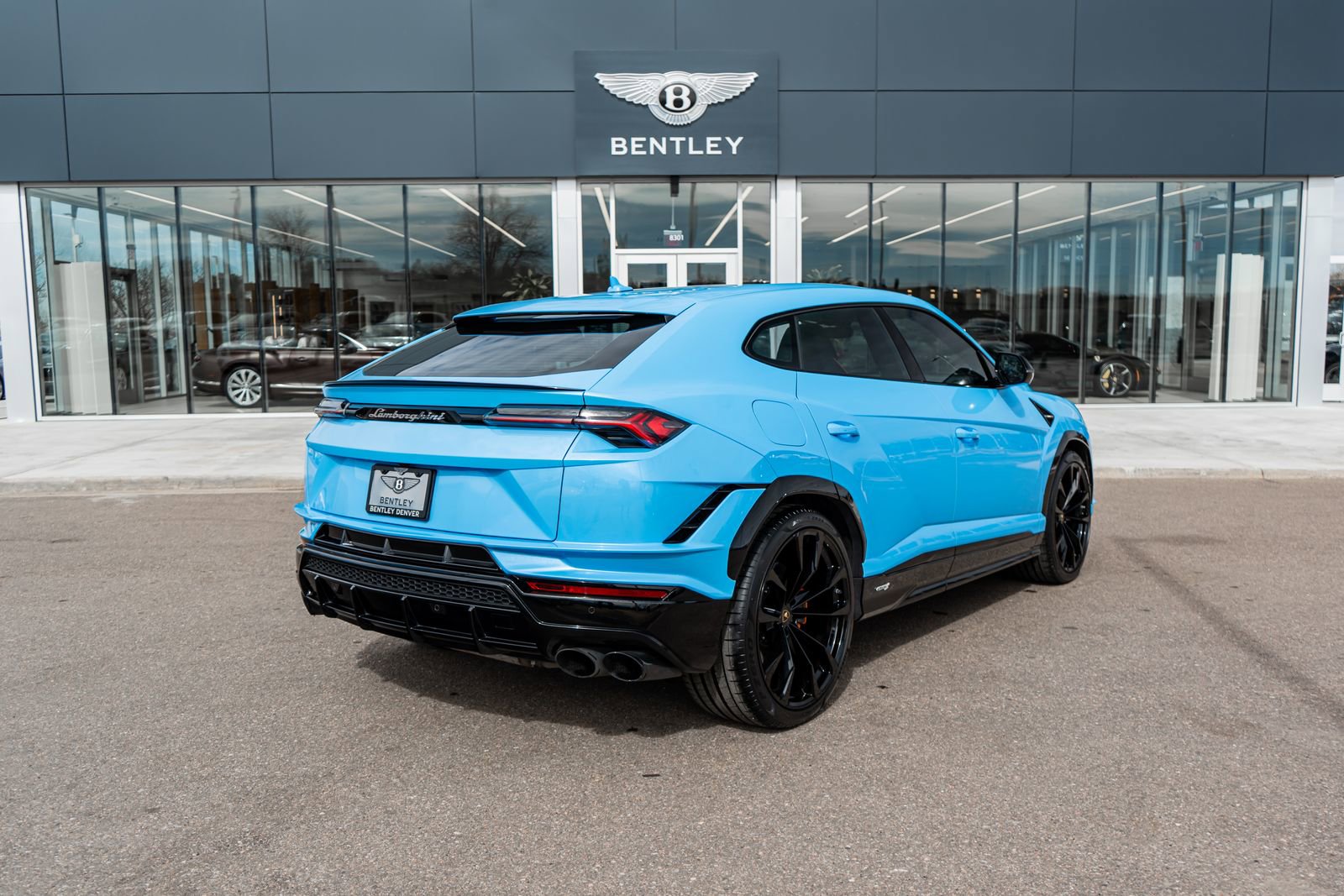 Used 2023 Lamborghini Urus S image 3