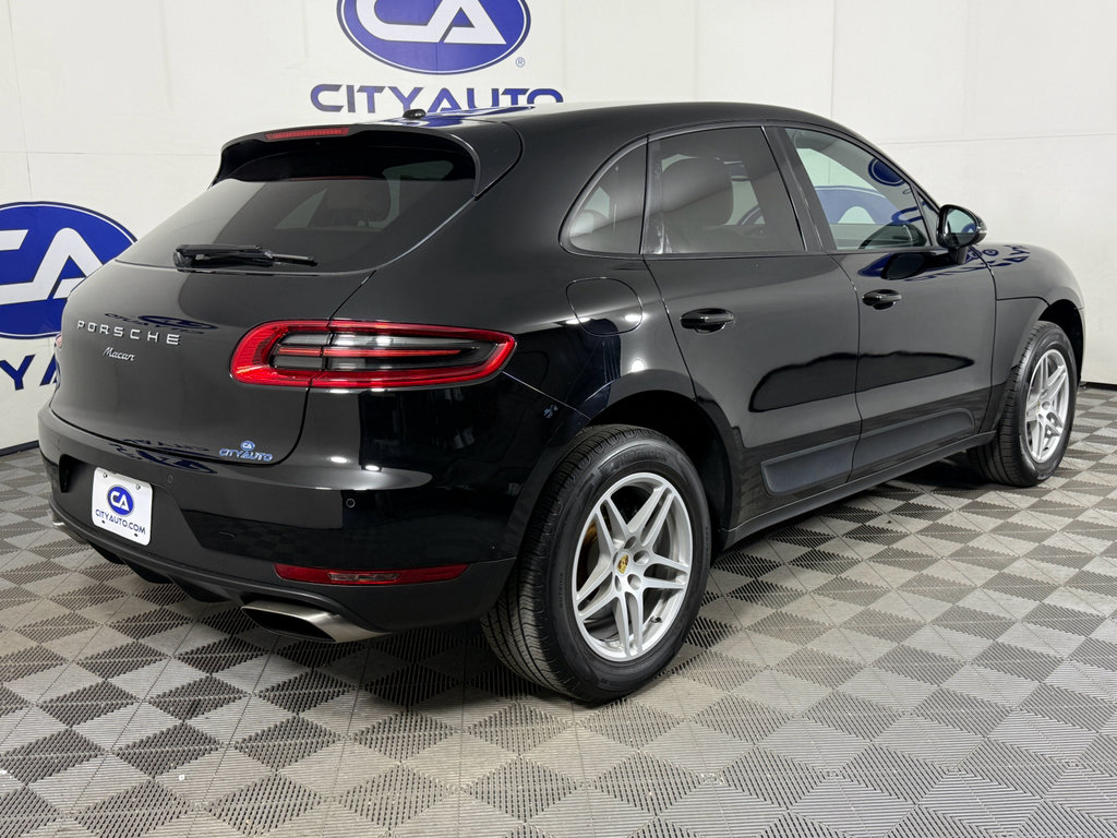 Used 2018 Porsche Macan Base (PDK) image 4
