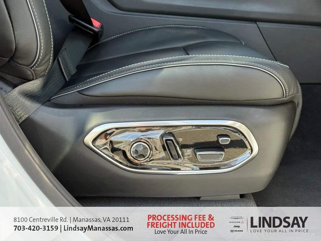 New 2025 Jeep Grand Cherokee Overland w/ Adv Protech Group III AWD/4WD image 16