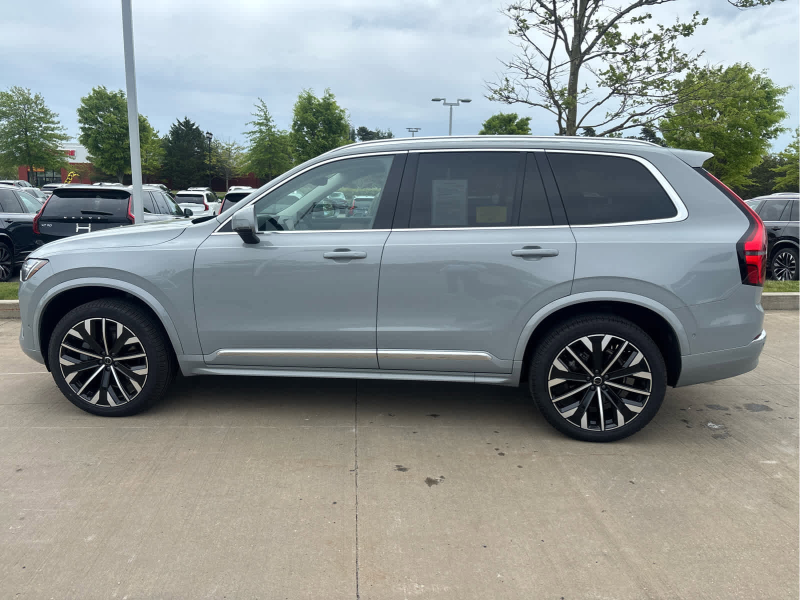 Used 2026 Volvo XC90 B6 Plus w/ Protection Package Premier AWD/4WD image 29