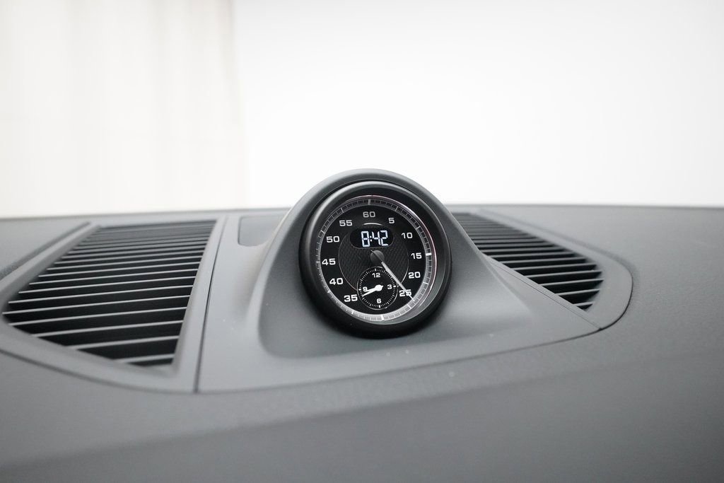 Certified 2026 Porsche Macan image 24