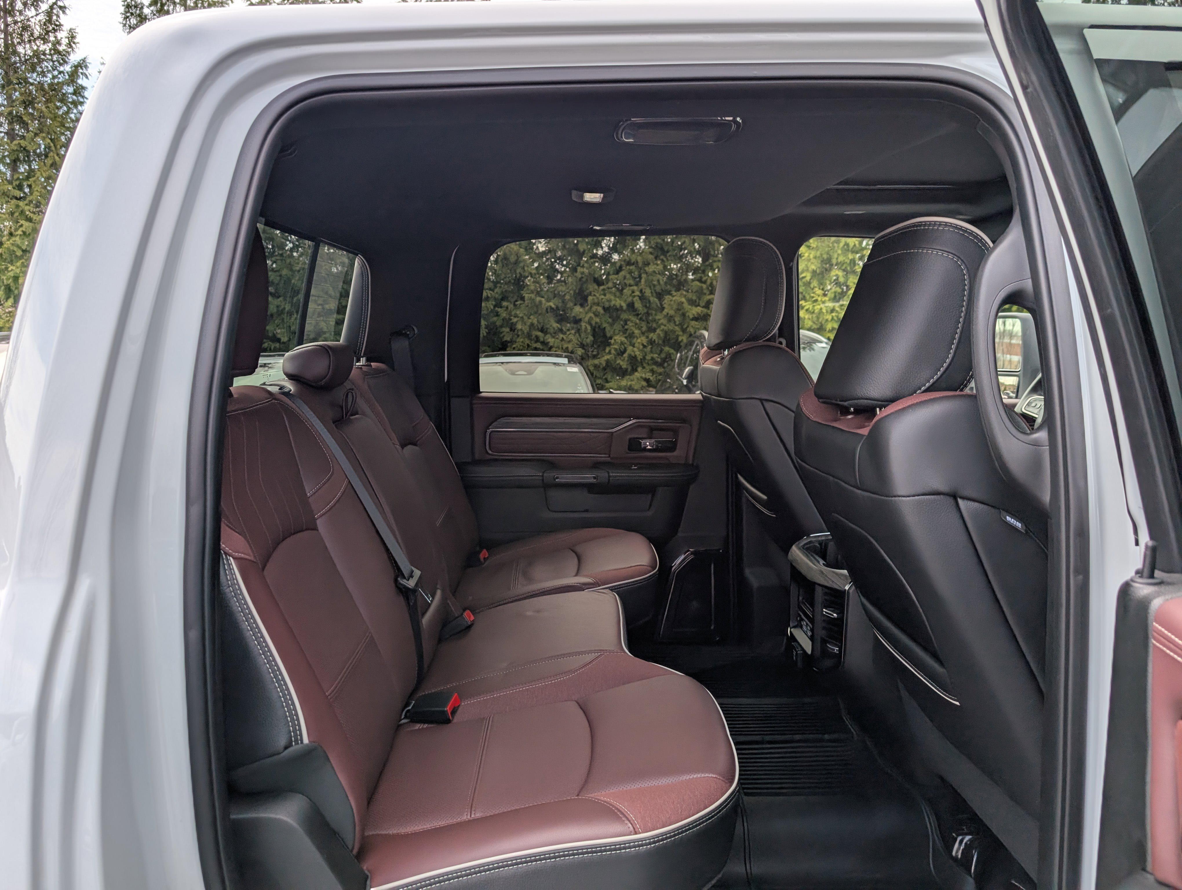 Used 2025 RAM 3500 Limited image 13