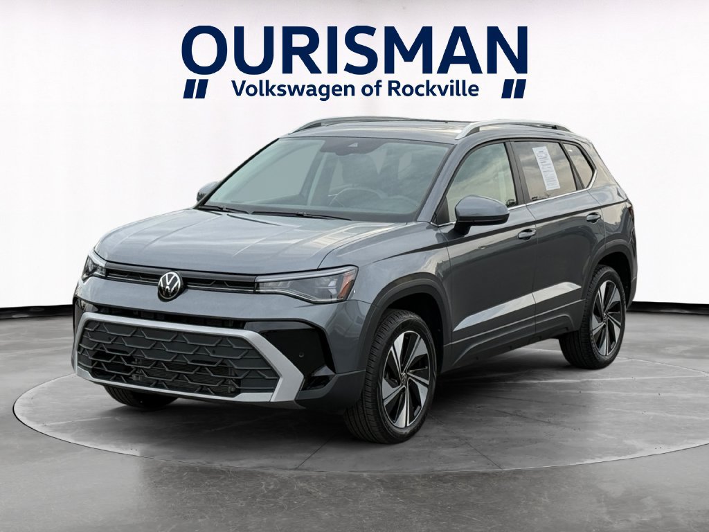 Used 2025 Volkswagen Taos SE w/ Panoramic Sunroof Package AWD/4WD image 2