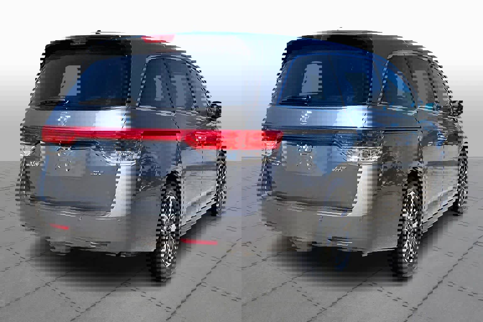 Used 2014 Honda Odyssey Touring Elite image 13