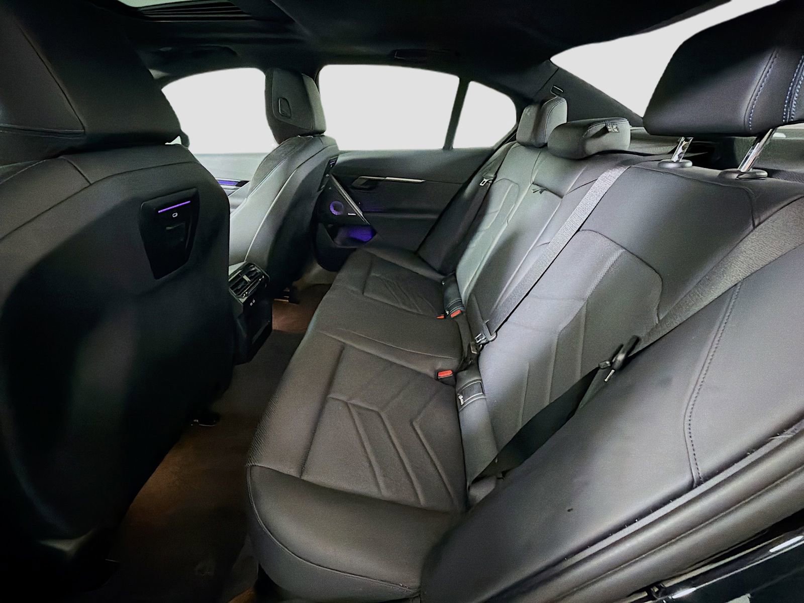 Used 2024 BMW i5 M60 w/ Premium Package image 25