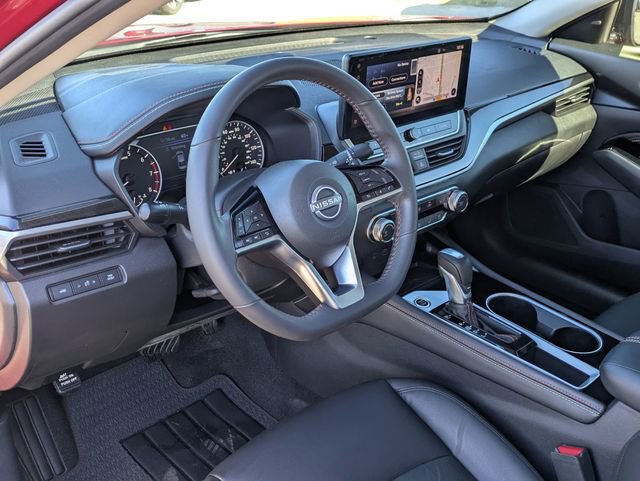 Used 2023 Nissan Altima 2.5 SR w/ SR Premium Package image 14