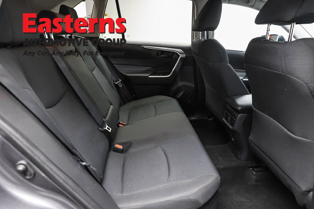 Used 2021 Toyota RAV4 LE w/ Carpet Mat Package (TMS) AWD/4WD image 24