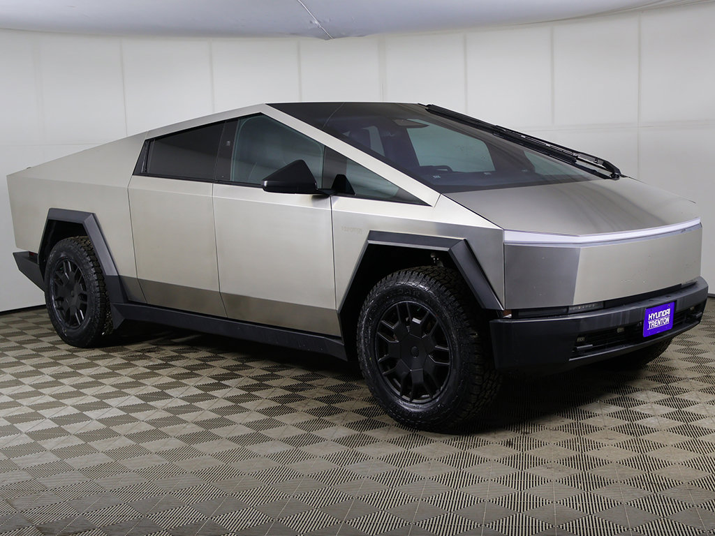 Used 2024 Tesla Cybertruck AWD Crew Cab image 55