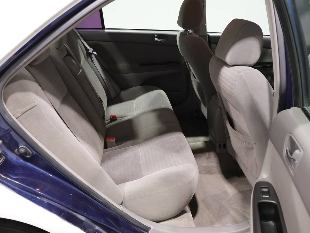 Used 2005 Toyota Camry LE FWD image 19