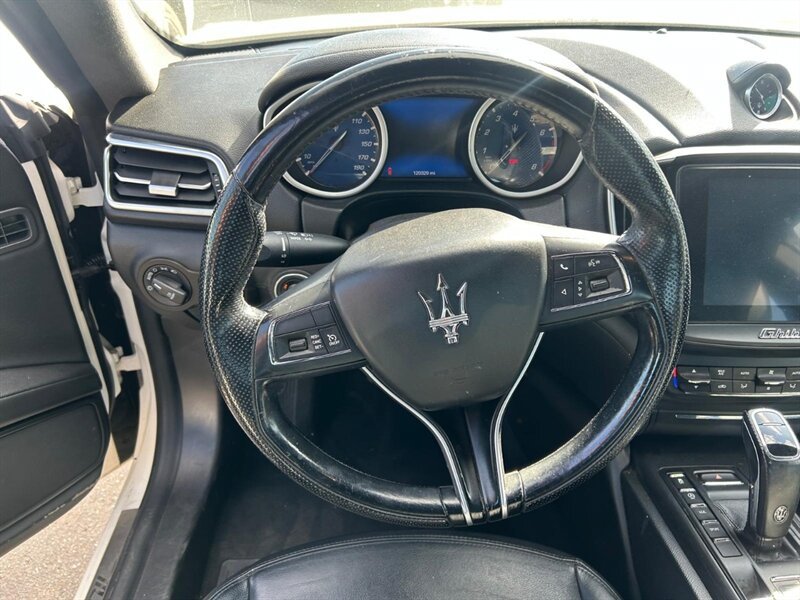 Used 2020 Maserati Ghibli RWD image 15