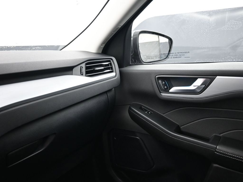 Used 2024 Ford Escape Platinum image 14