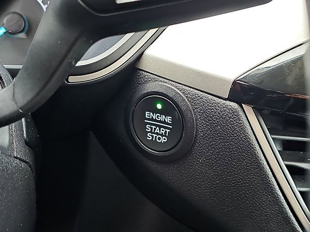 Used 2022 Ford Escape SE w/ Cold Weather Package image 25