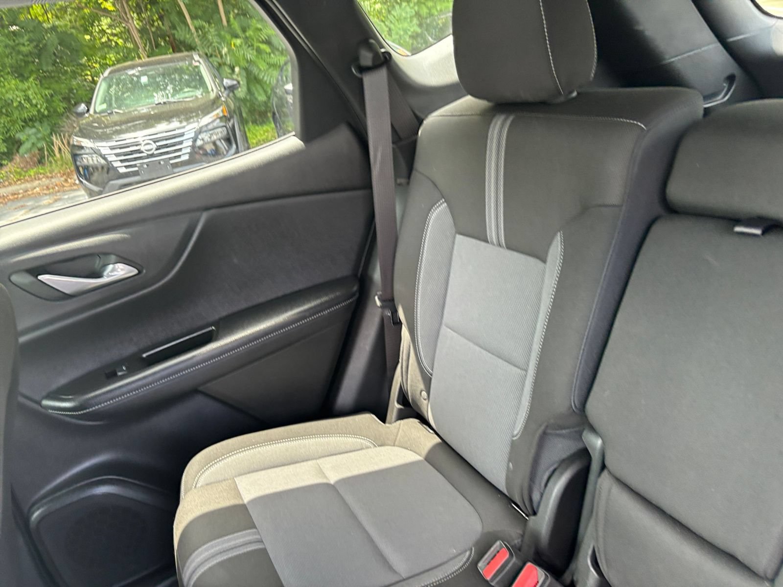 Used 2025 Chevrolet Blazer LT FWD image 36