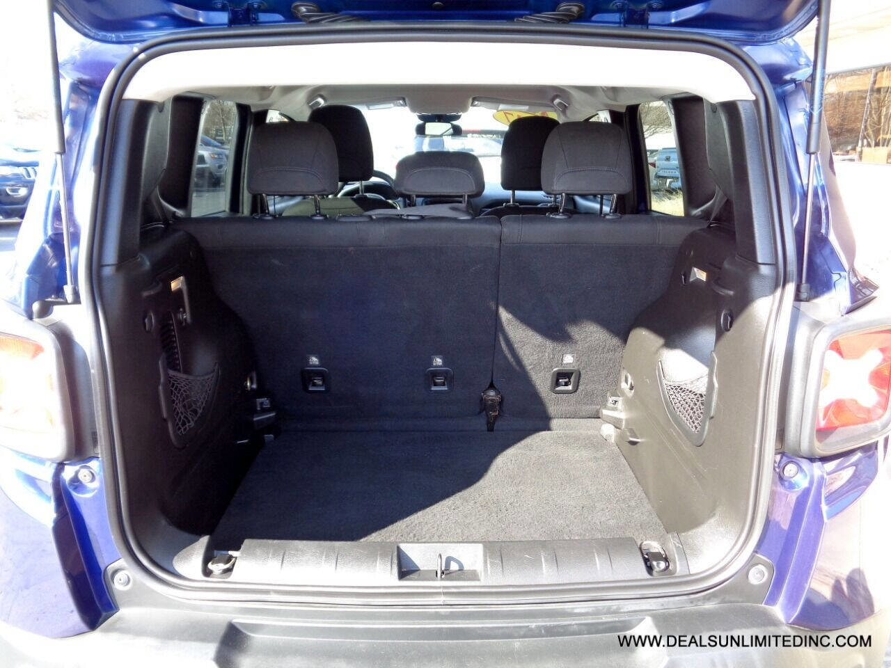 Used 2017 Jeep Renegade Sport w/ Power & Air Group image 17