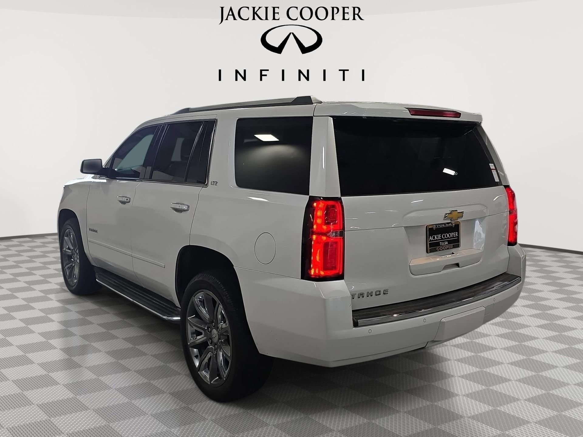 Used 2016 Chevrolet Tahoe LTZ AWD/4WD image 7