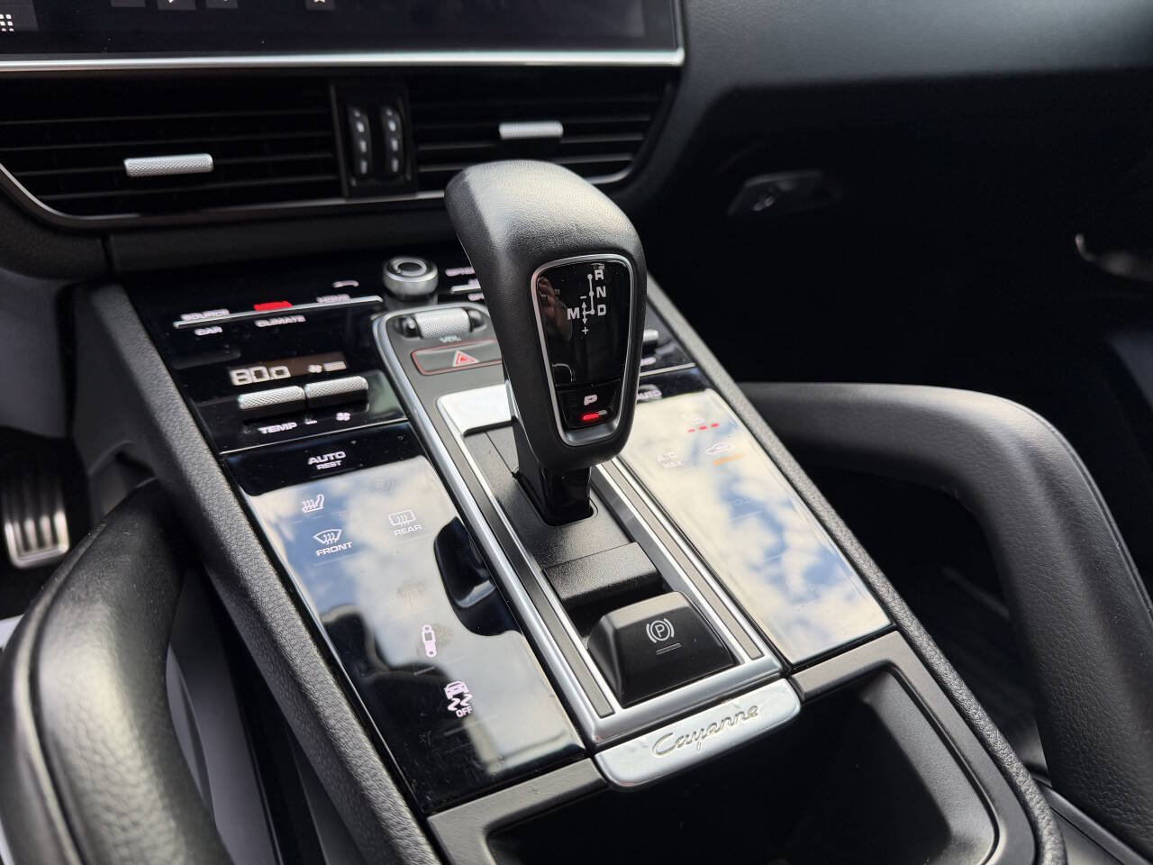 Used 2019 Porsche Cayenne S w/ Premium Package AWD/4WD image 22