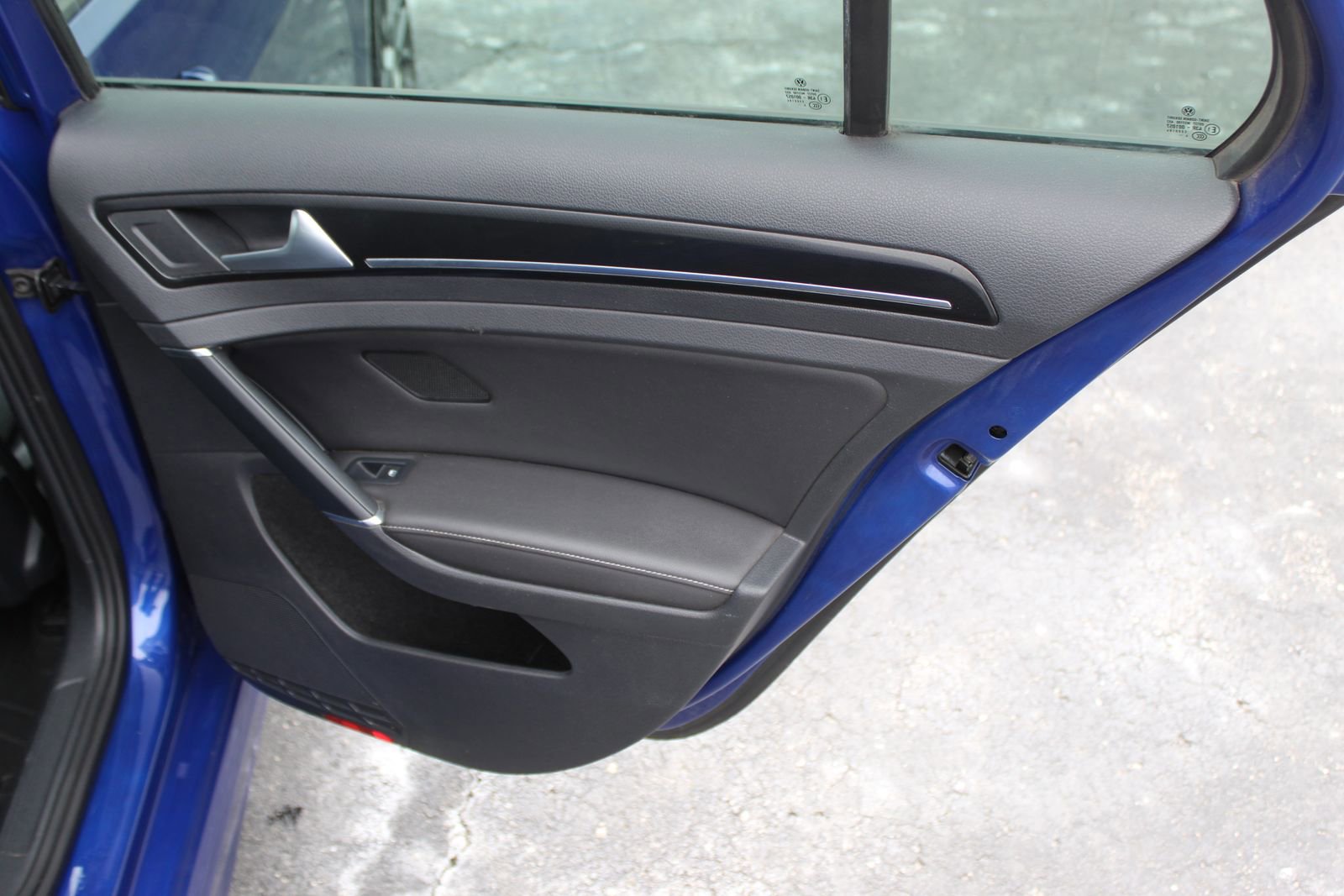 Used 2015 Volkswagen Golf R R image 14