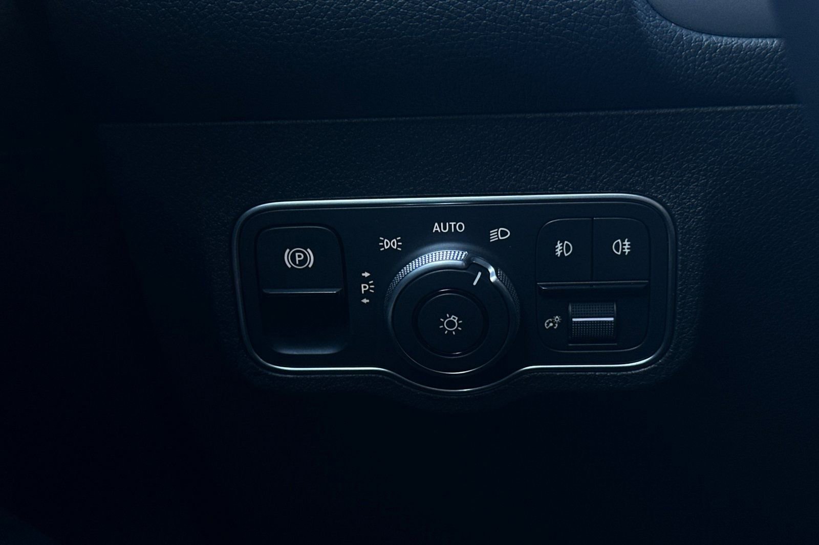 New 2026 Mercedes-Benz GLB 250 image 27