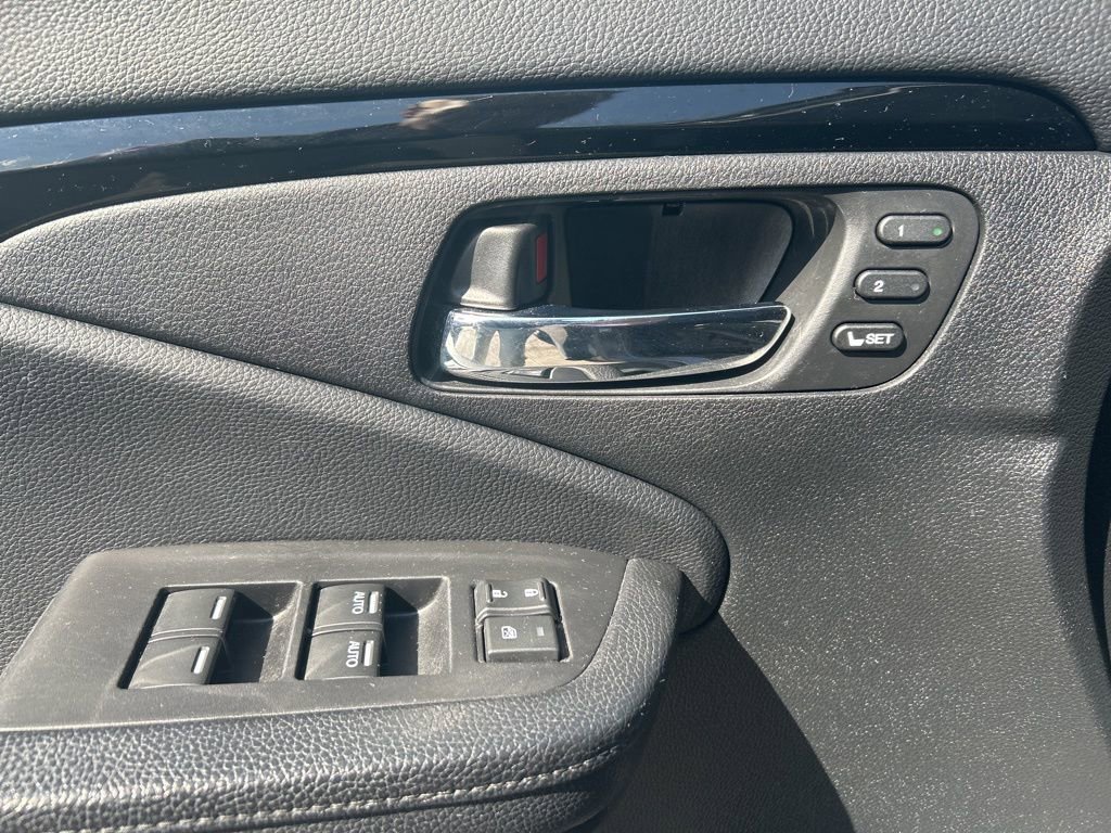 Used 2017 Honda Pilot Touring image 15