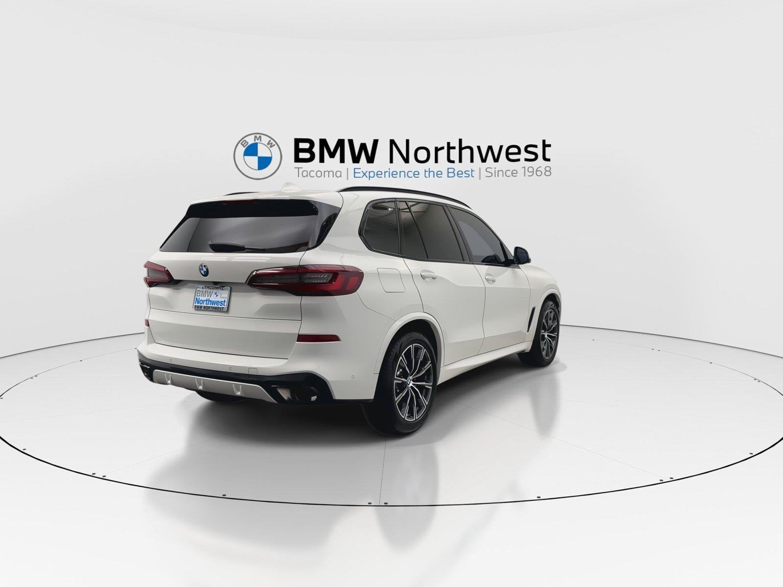 Used 2023 BMW X5 xDrive40i w/ M Sport Package AWD/4WD image 3