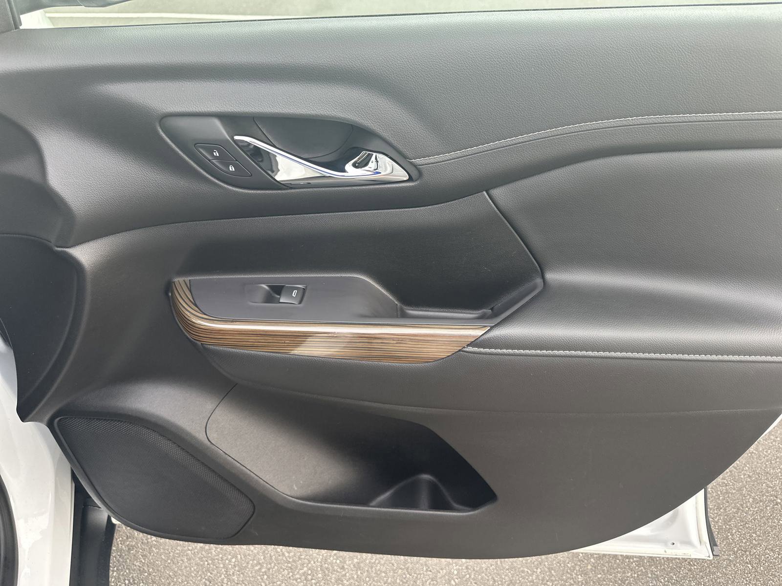 Used 2022 GMC Acadia SLE image 26