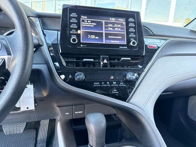 Used 2022 Toyota Camry LE FWD image 17