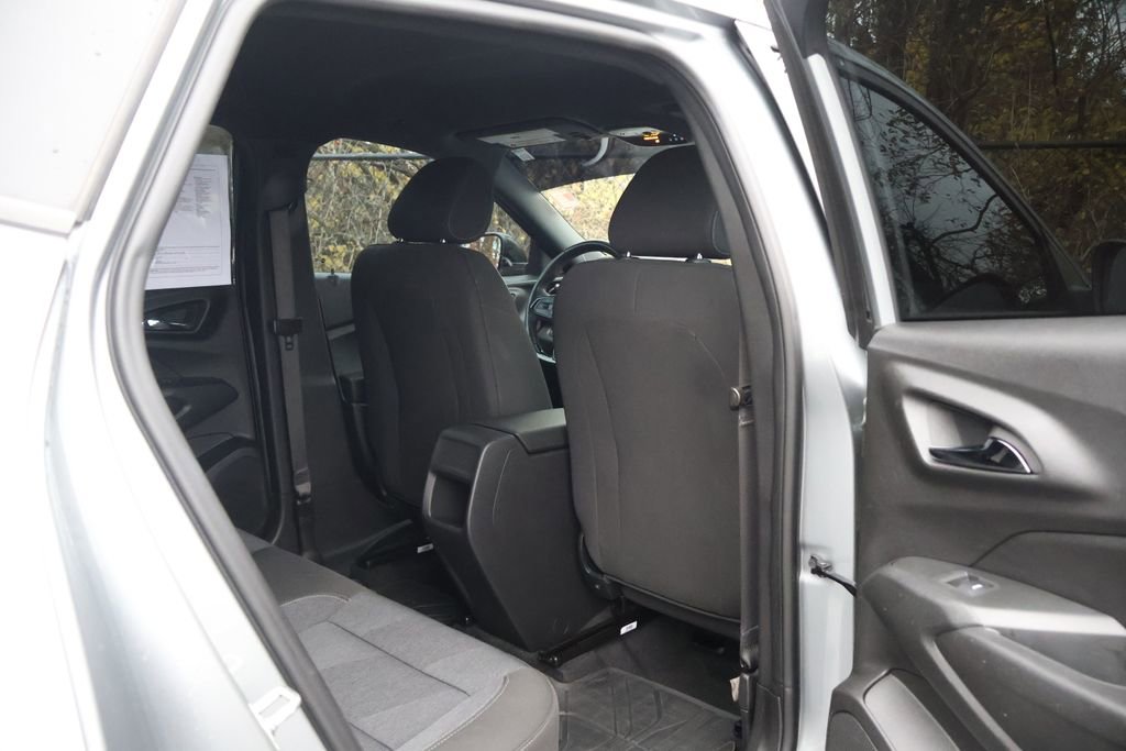 Used 2024 Chevrolet Trax RS image 46