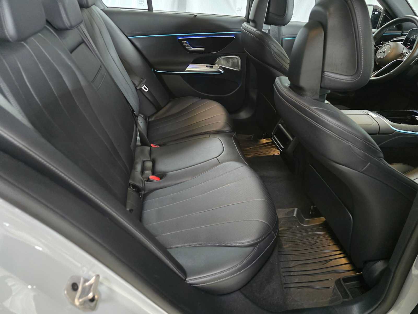Used 2025 Mercedes-Benz E 350 4MATIC Sedan image 14