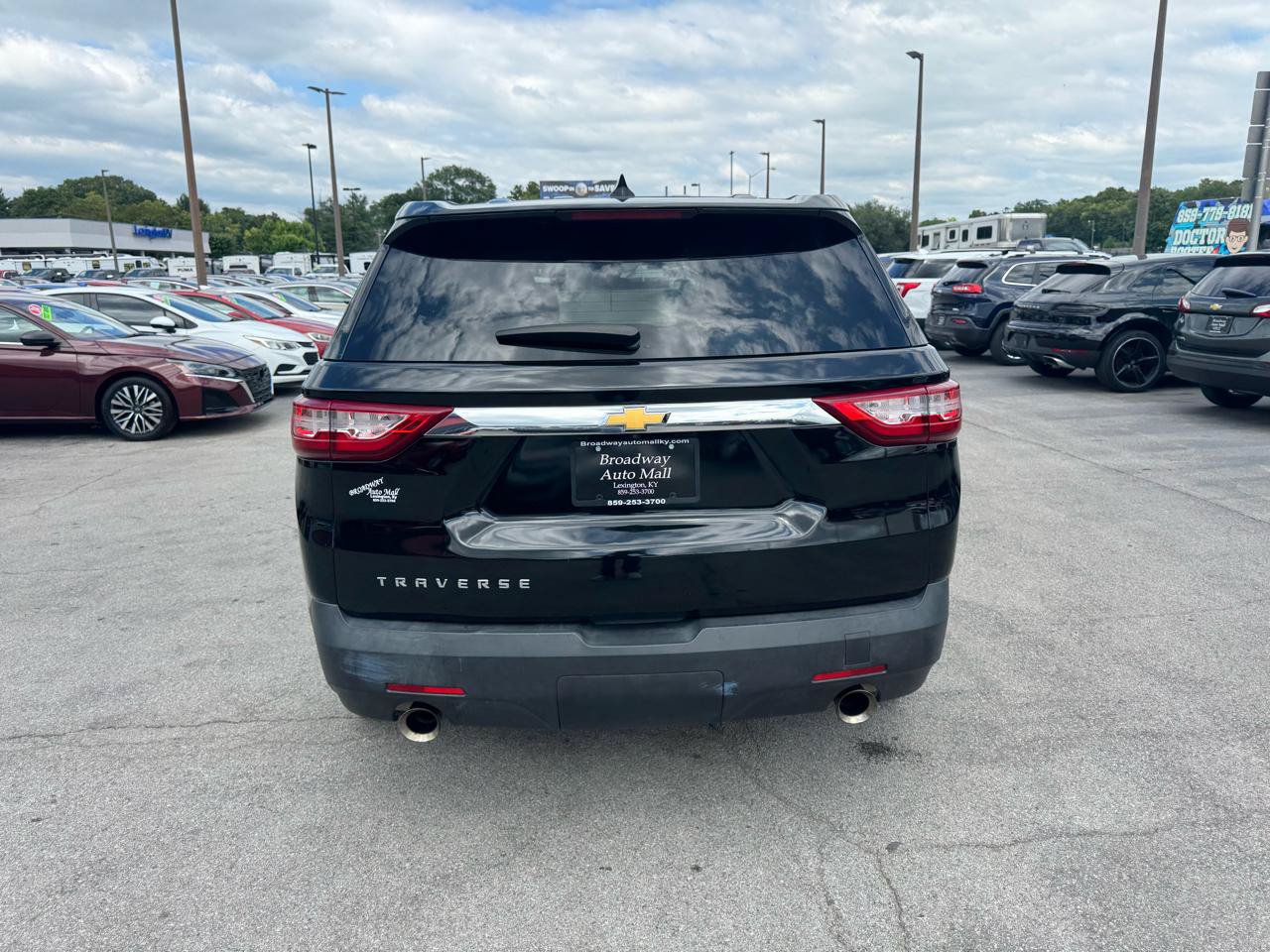 Used 2018 Chevrolet Traverse LS FWD image 4
