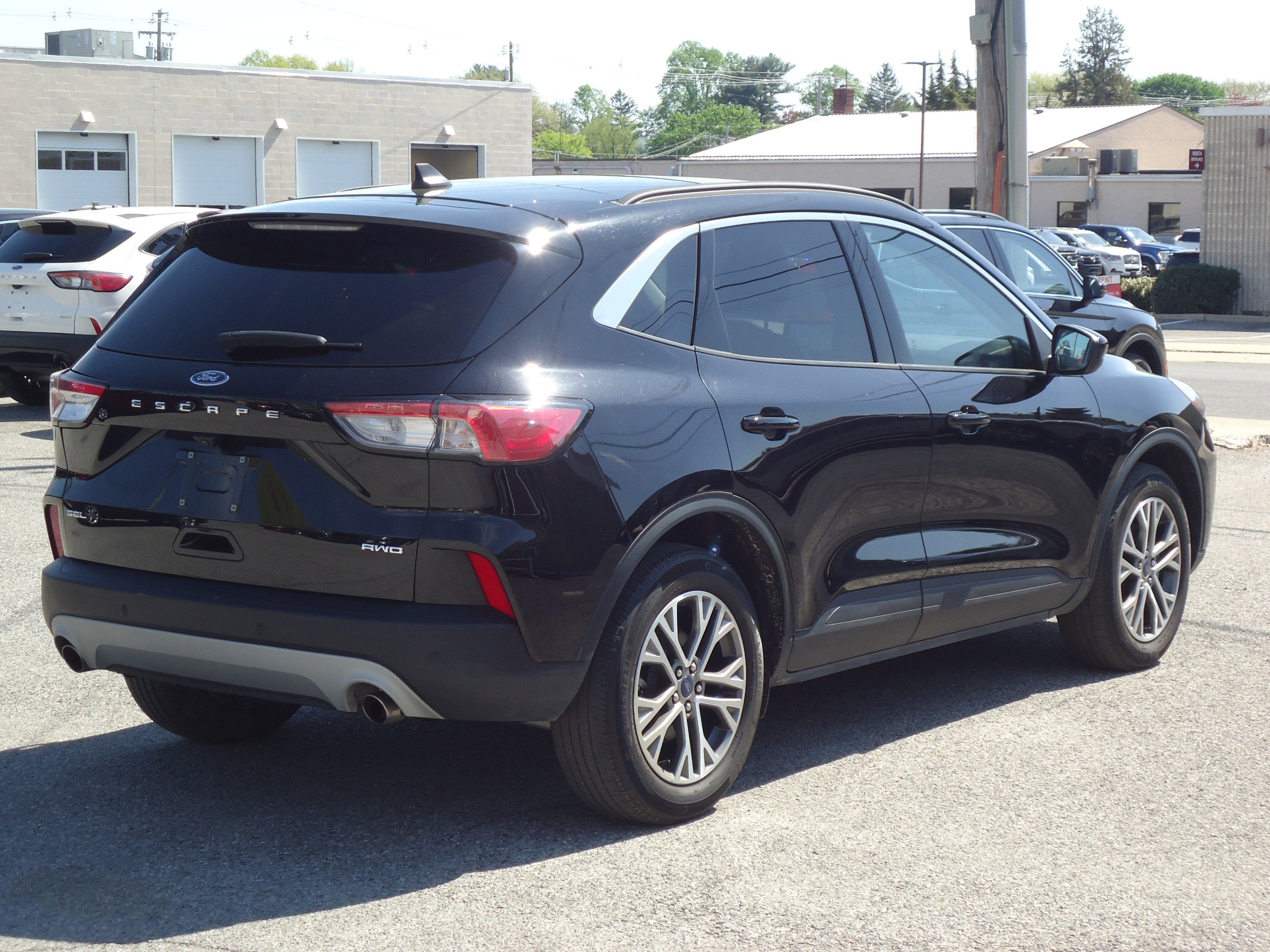Used 2022 Ford Escape SEL image 3