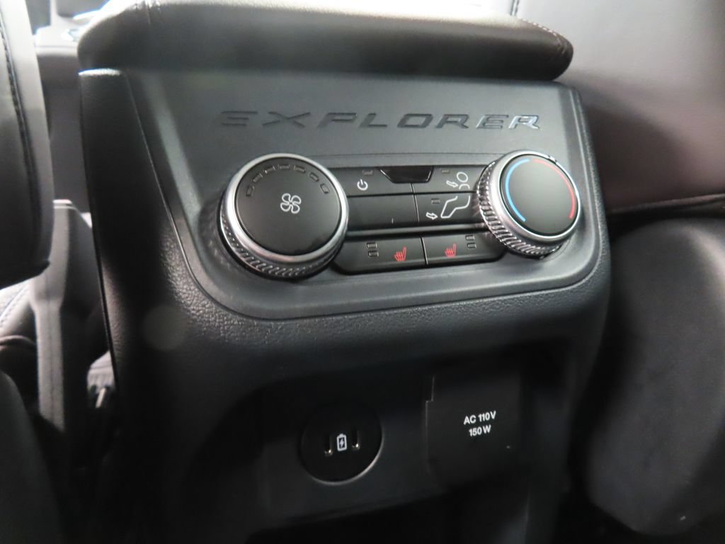 Used 2026 Ford Explorer Platinum AWD/4WD image 14