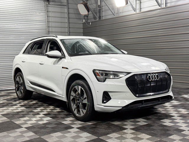 Used 2022 Audi e-tron Premium w/ Convenience Plus Package image 4
