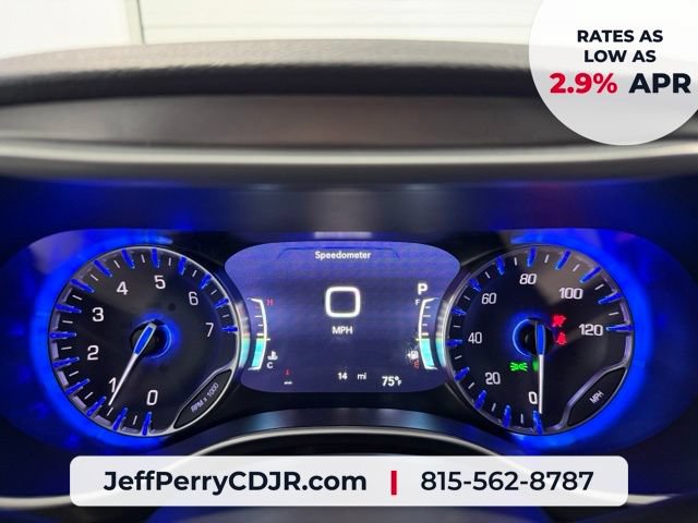 New 2027 Chrysler Pacifica Select FWD image 15