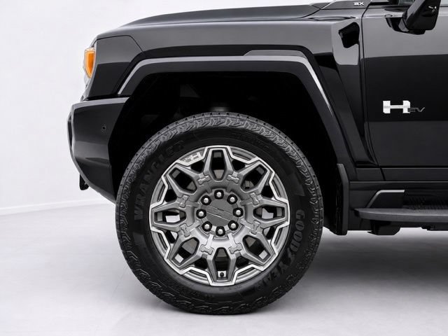 Used 2024 GMC Hummer EV 3X AWD/4WD image 8