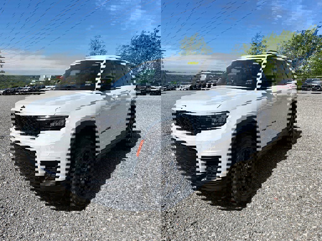 New 2025 Jeep Grand Cherokee L Altitude