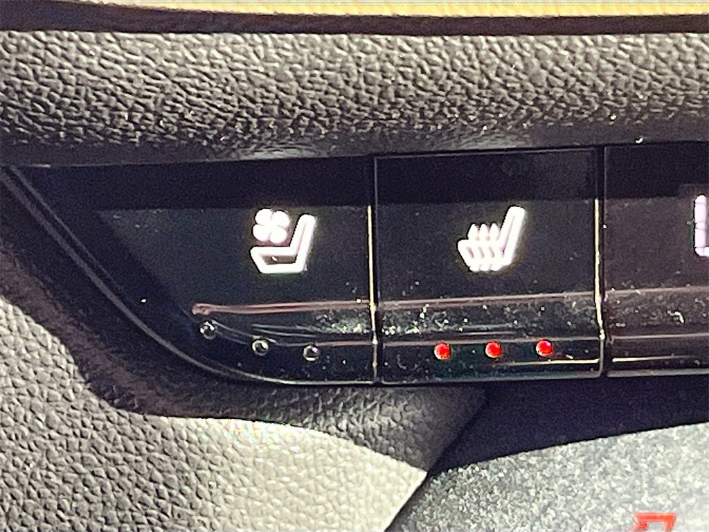 Used 2024 Chevrolet Blazer Premier w/ Driver Confidence II Package image 21