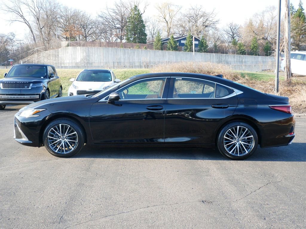 Certified 2025 Lexus ES 350 w/ Premium Package image 3