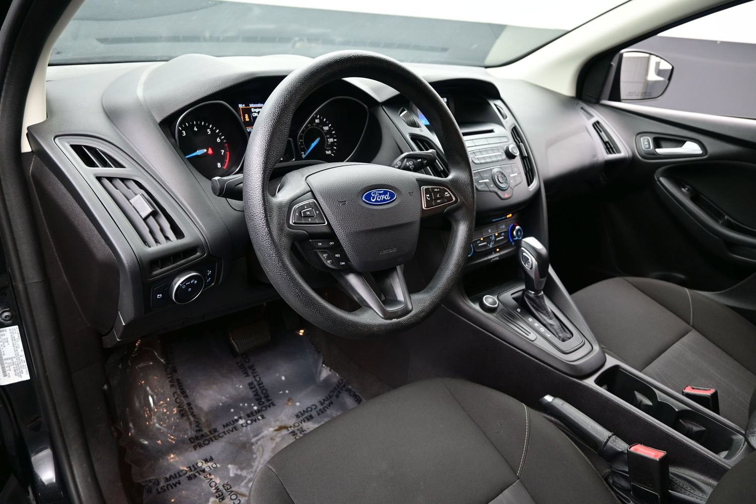 Used 2015 Ford Focus SE FWD image 12