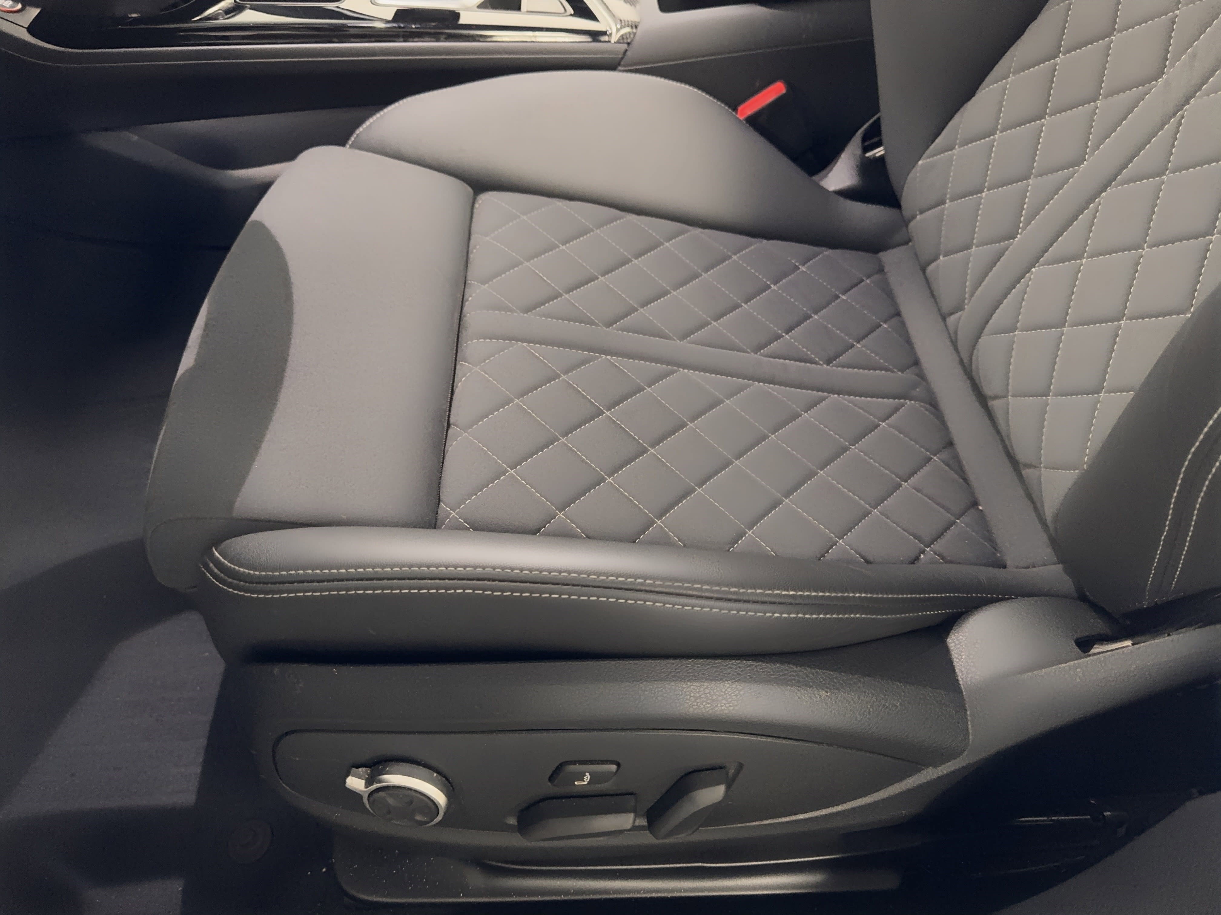 Used 2024 Audi S4 Premium image 16