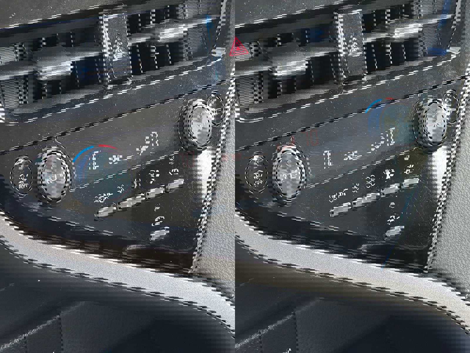 Used 2023 Toyota Camry SE image 27