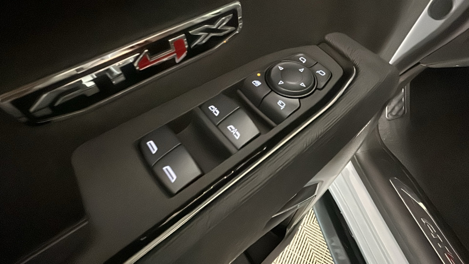 Used 2025 GMC Sierra 1500 AT4X AWD/4WD image 12