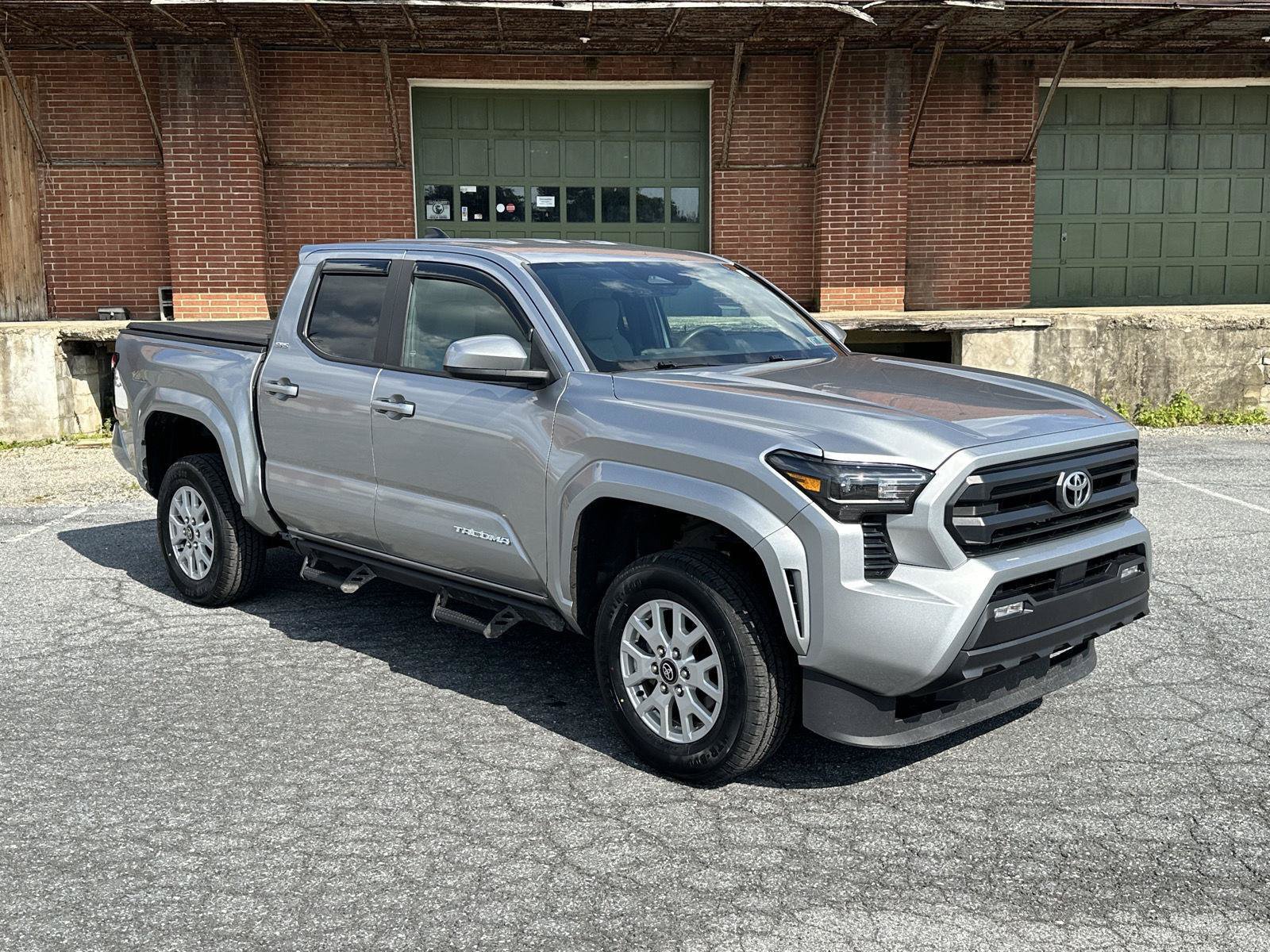 Used 2024 Toyota Tacoma SR5 AWD/4WD image 2
