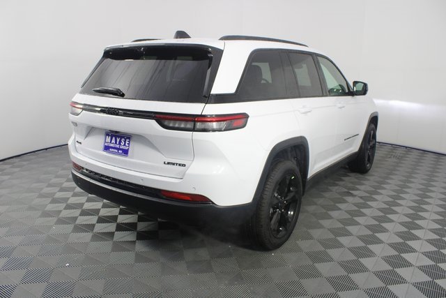 New 2025 Jeep Grand Cherokee Limited w/ Luxury Tech Group II image 29