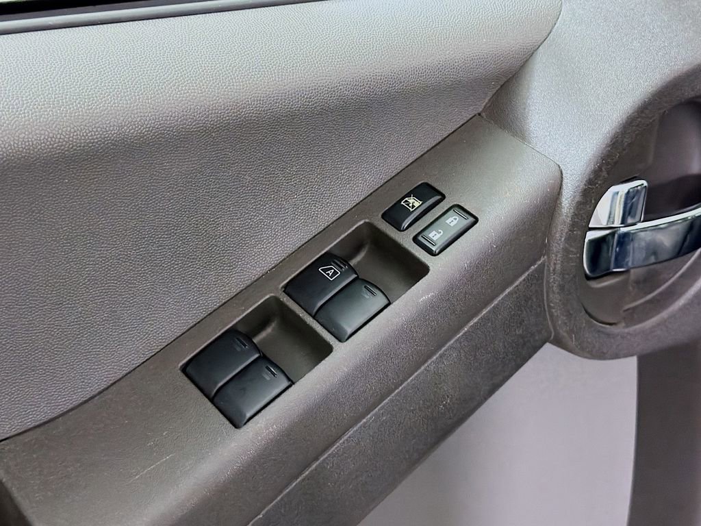 Used 2015 Nissan Xterra S w/ Value Package image 17