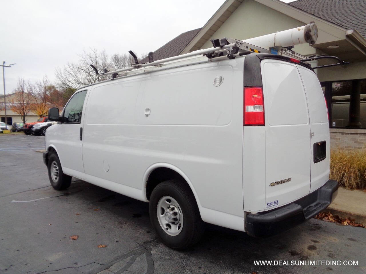 Used 2019 Chevrolet Express 2500 w/ Driver Convenience Package image 4