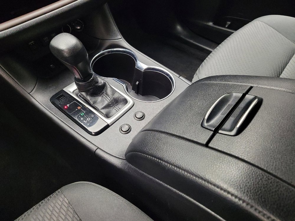 Used 2018 Toyota Highlander LE image 26