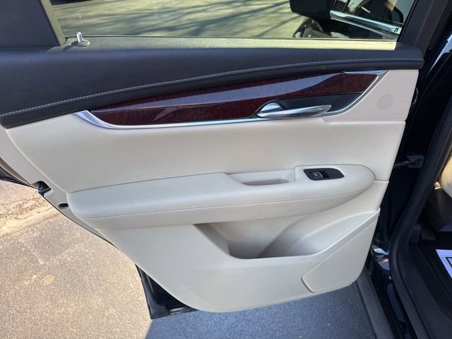 Used 2018 Cadillac XT5 Luxury w/ Driver Awareness Package image 11